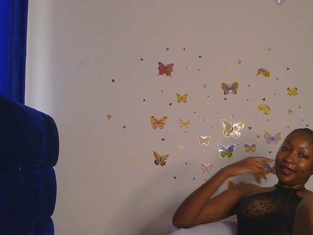 KittyKissess webcam