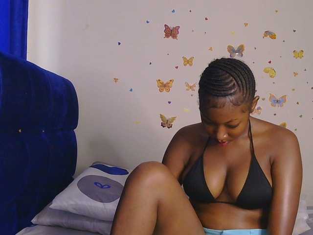 KittyKissess webcam