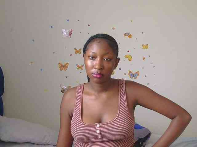 KittyKissess webcam
