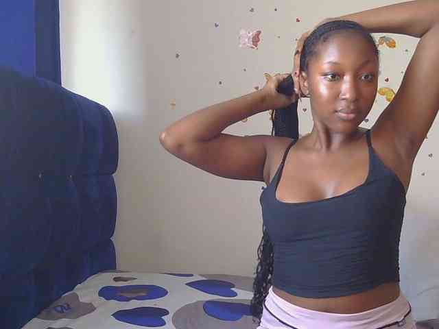 KittyKissess webcam
