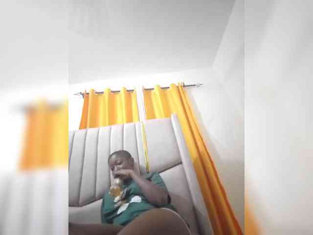 KittyKissess webcam