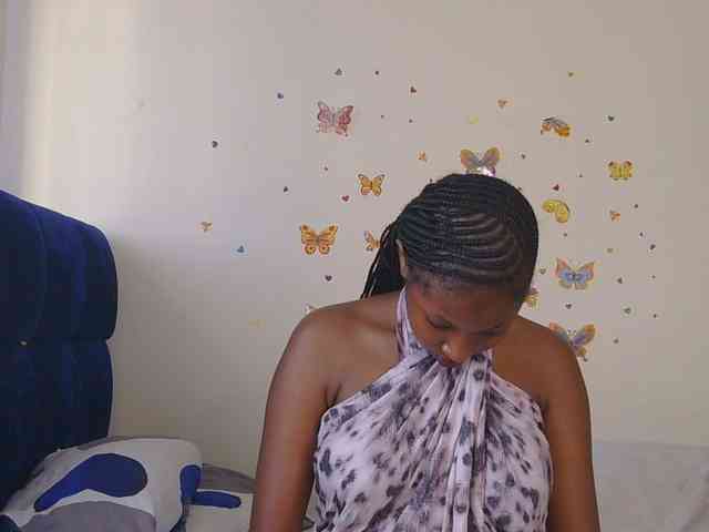 KittyKissess webcam