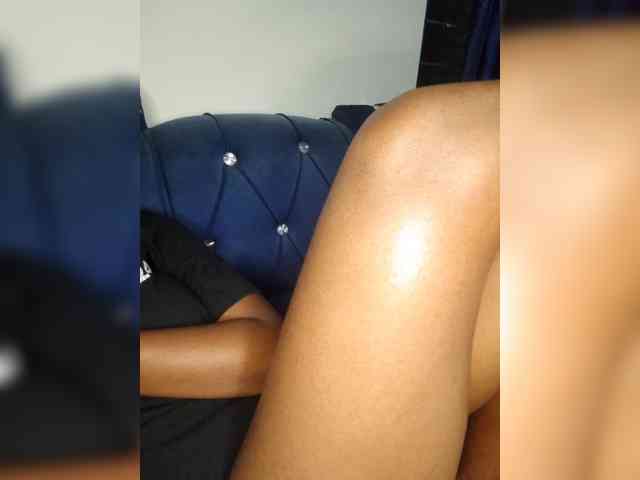 KittyKissess webcam