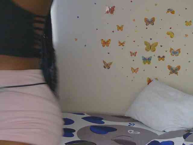 KittyKissess webcam