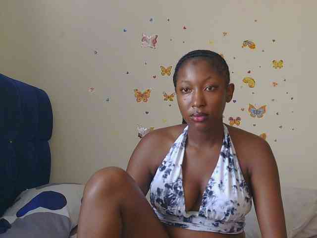 KittyKissess webcam
