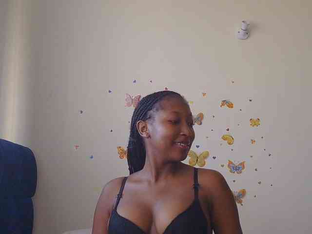 KittyKissess webcam