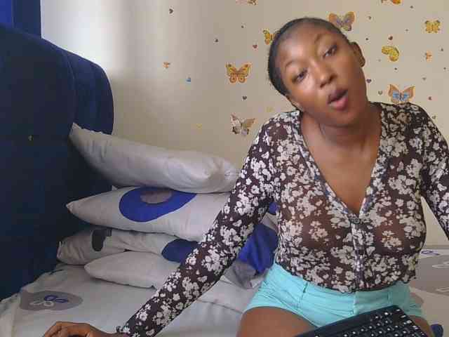 KittyKissess