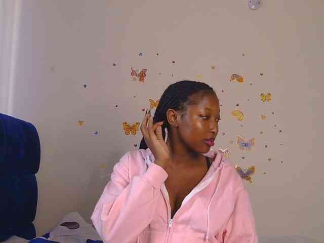 KittyKissess webcam