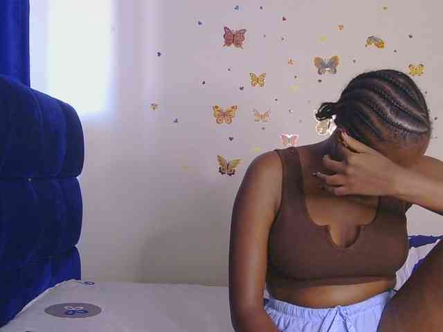 KittyKissess webcam