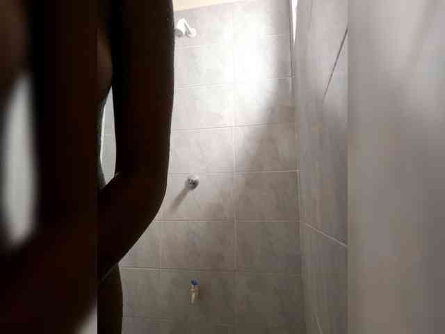 KittyKissess webcam