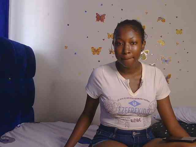 KittyKissess webcam