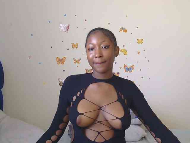 KittyKissess webcam