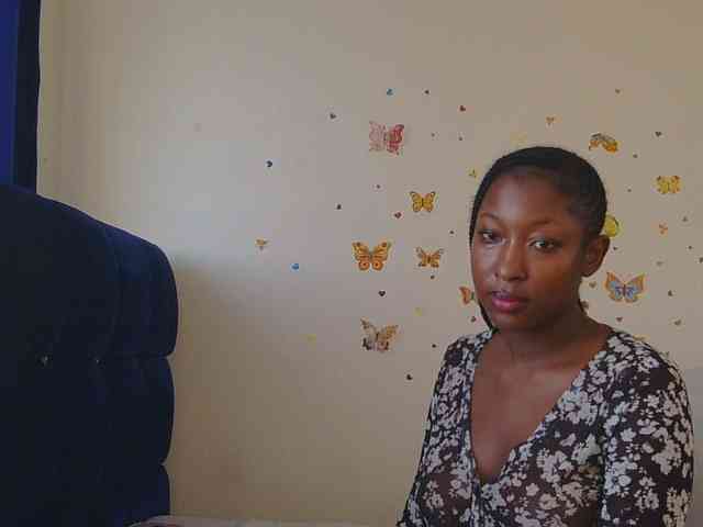 KittyKissess webcam