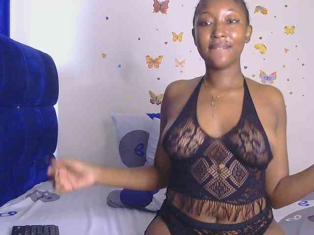KittyKissess webcam