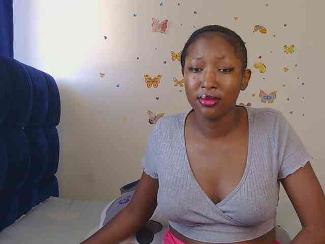KittyKissess webcam