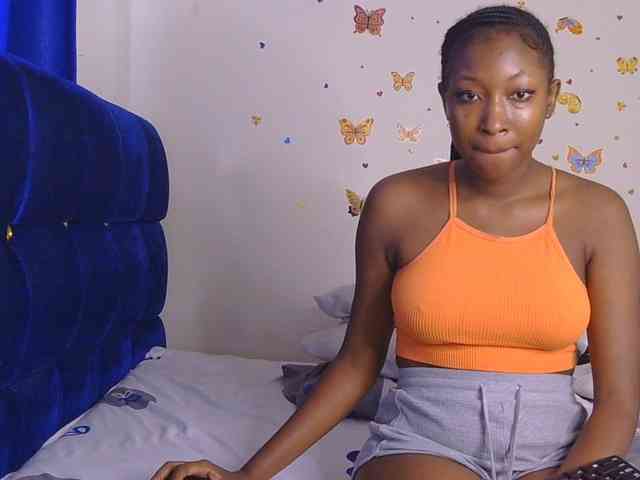 KittyKissess webcam