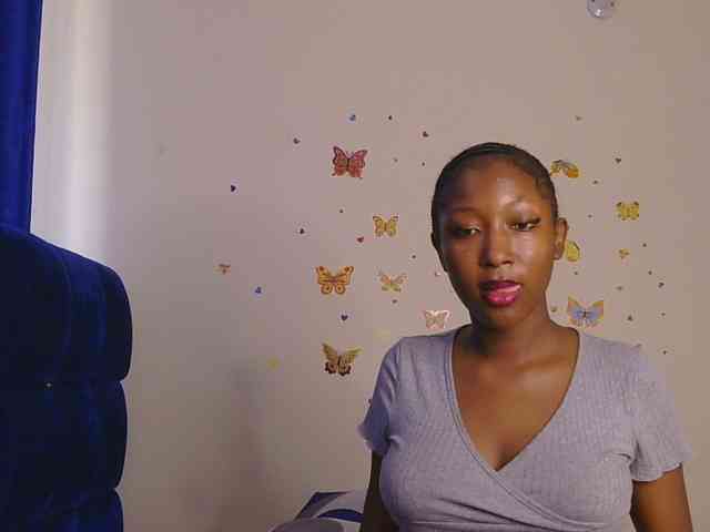 KittyKissess webcam
