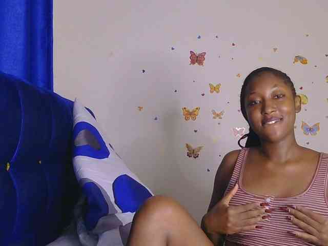KittyKissess webcam