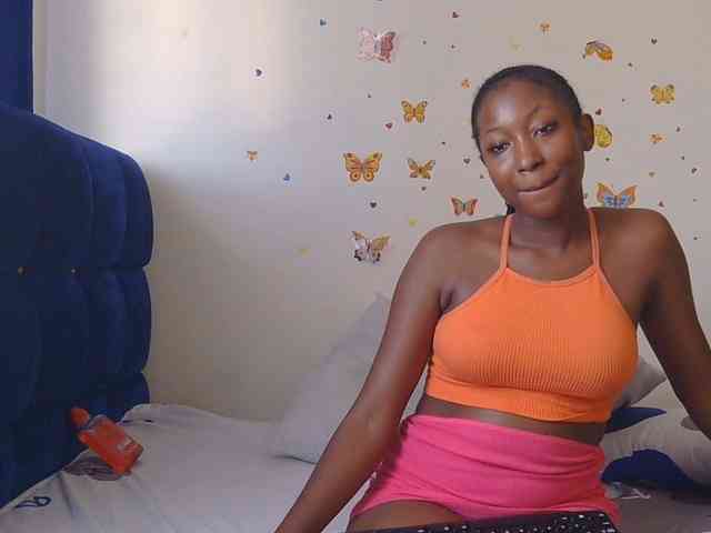 KittyKissess webcam