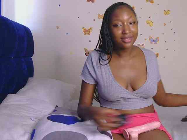 KittyKissess webcam