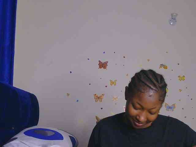 KittyKissess webcam