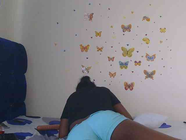 KittyKissess webcam