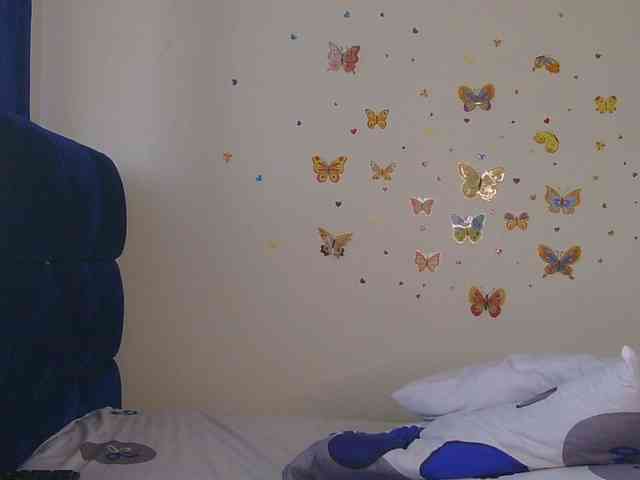 KittyKissess webcam