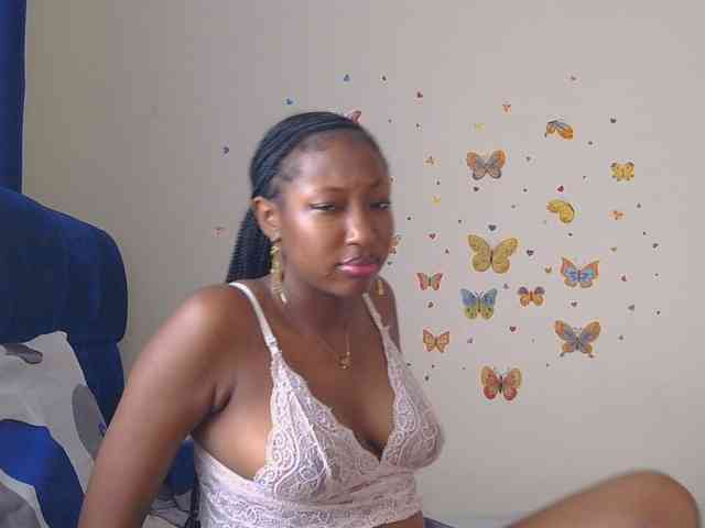 KittyKissess webcam