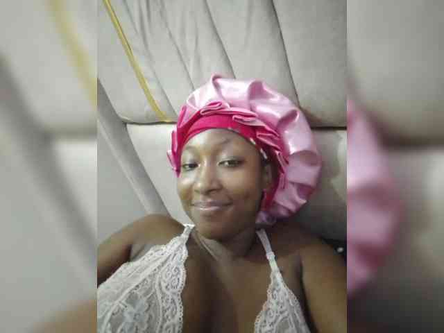KittyKissess webcam