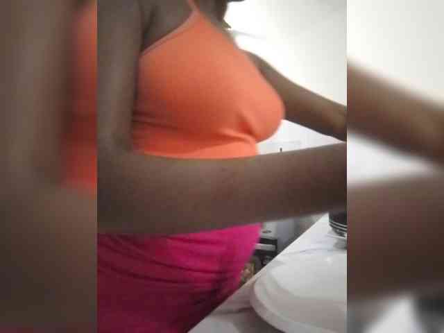 KittyKissess webcam
