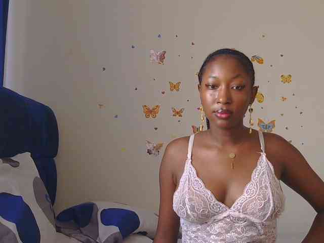 KittyKissess webcam