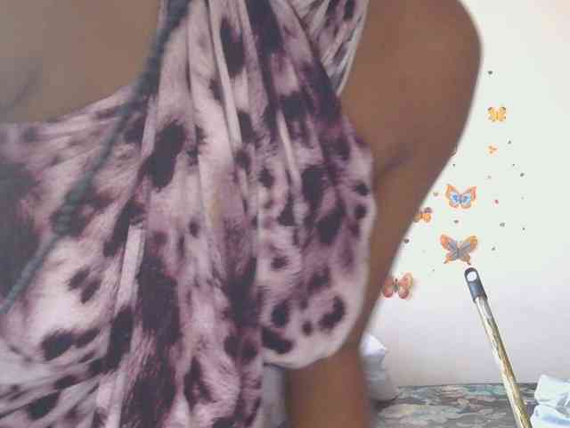 KittyKissess webcam