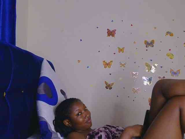 KittyKissess webcam