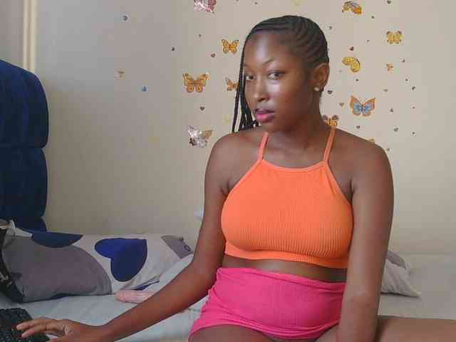 KittyKissess webcam