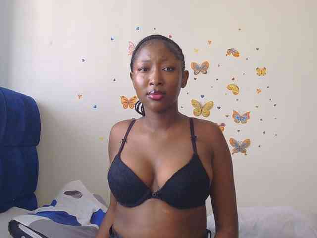 KittyKissess webcam