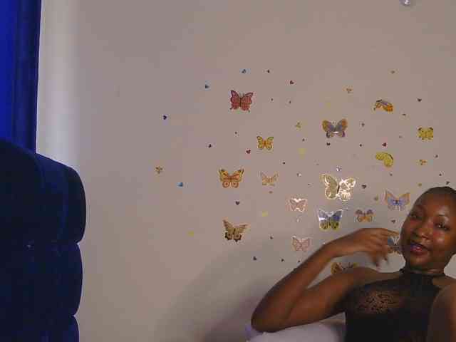 KittyKissess webcam