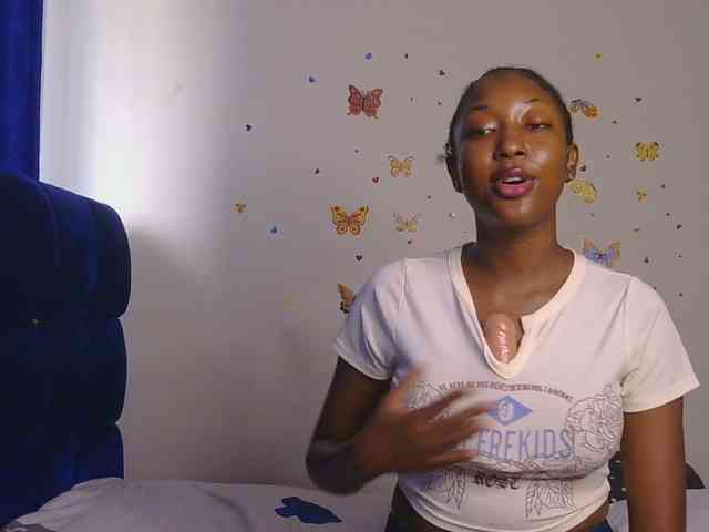 KittyKissess