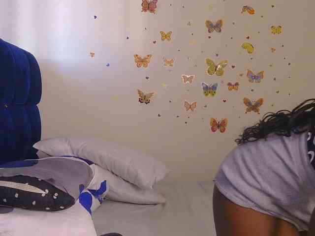 KittyKissess webcam