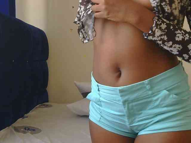 KittyKissess webcam