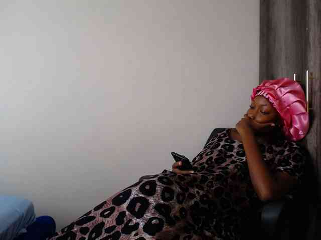 KittyKissess