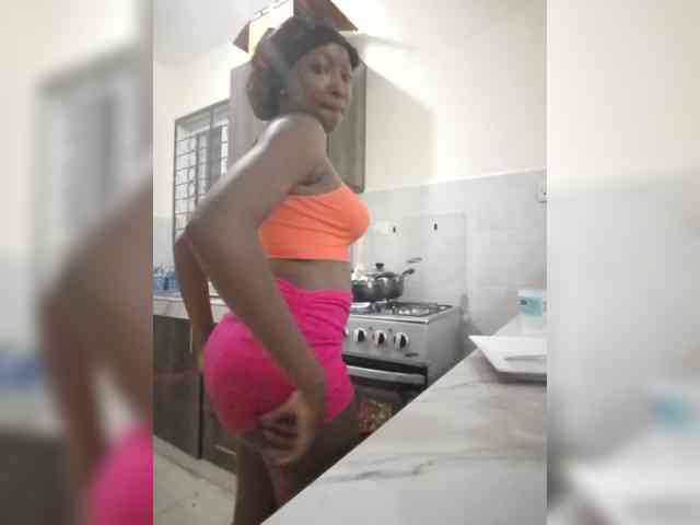 KittyKissess webcam
