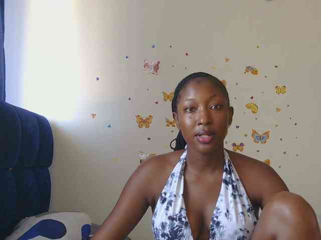 KittyKissess webcam