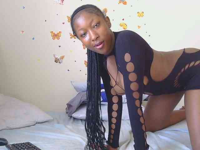KittyKissess webcam