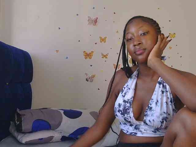 KittyKissess webcam