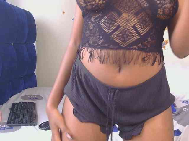 KittyKissess webcam