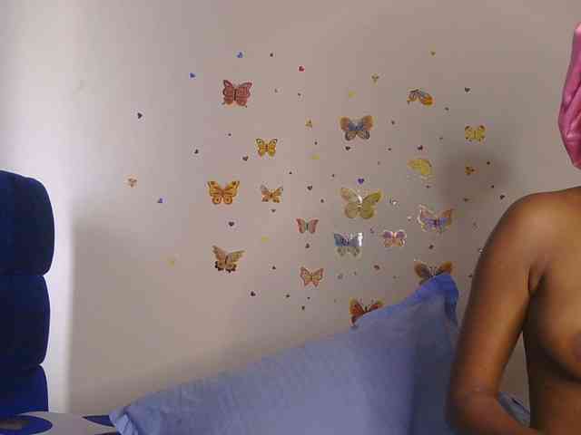 KittyKissess webcam