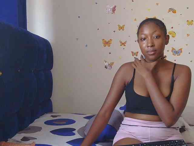 KittyKissess webcam