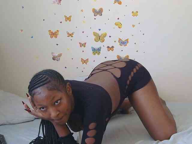 KittyKissess webcam