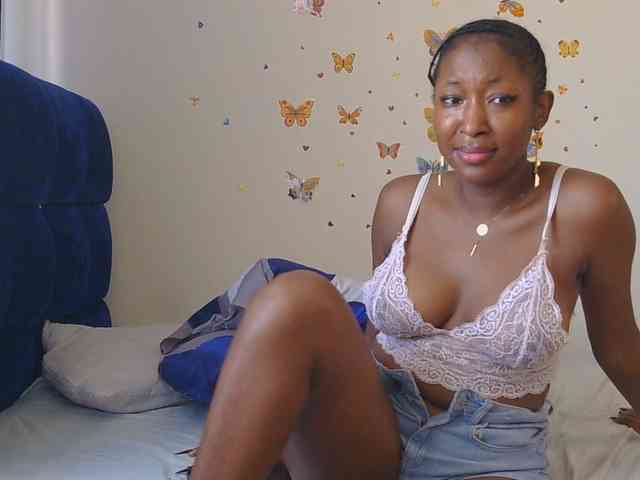 KittyKissess webcam