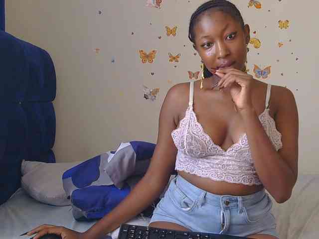 KittyKissess webcam